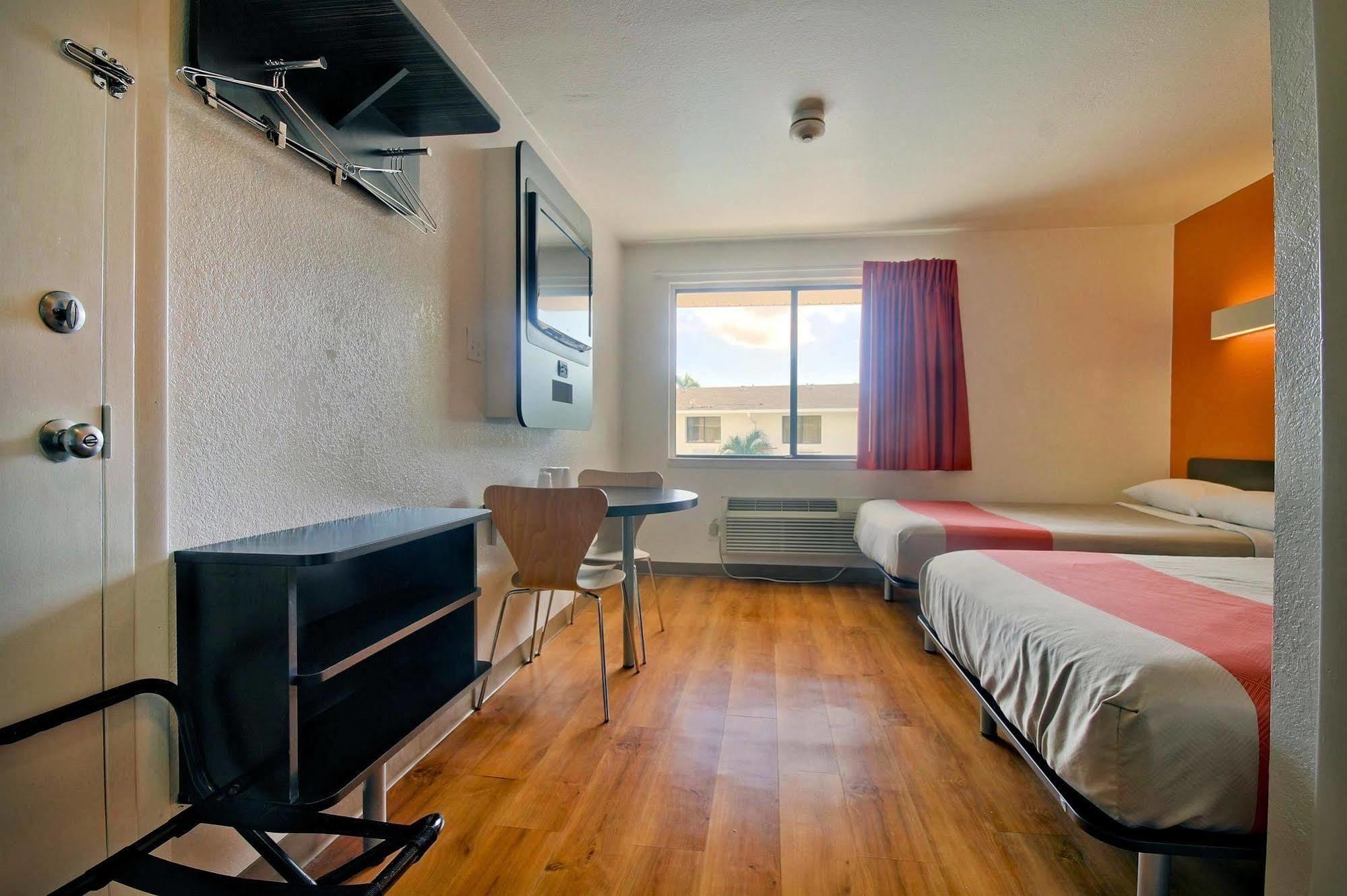 Motel 6-Fort Lauderdale, Fl Bagian luar foto