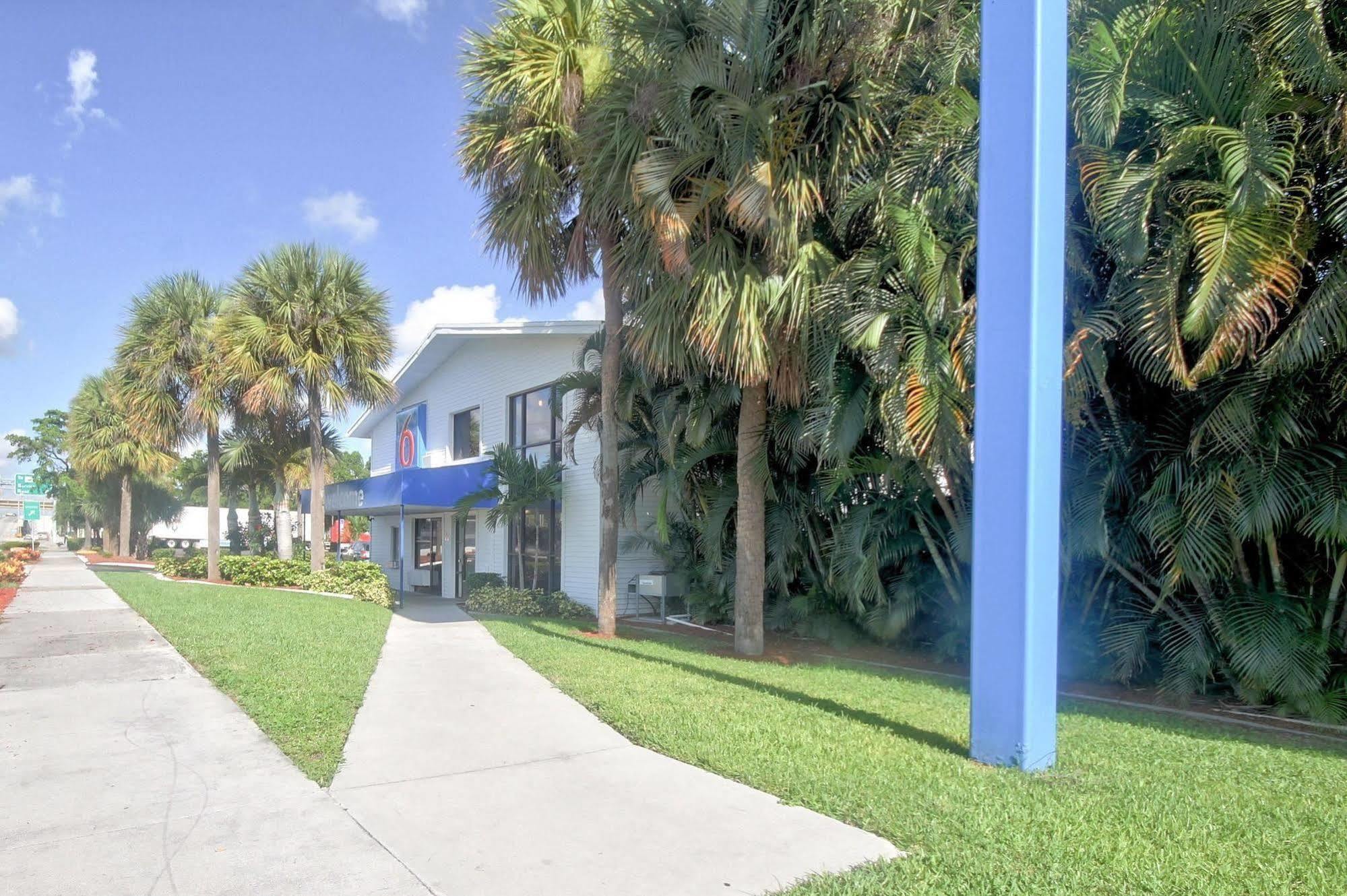 Motel 6-Fort Lauderdale, Fl Bagian luar foto