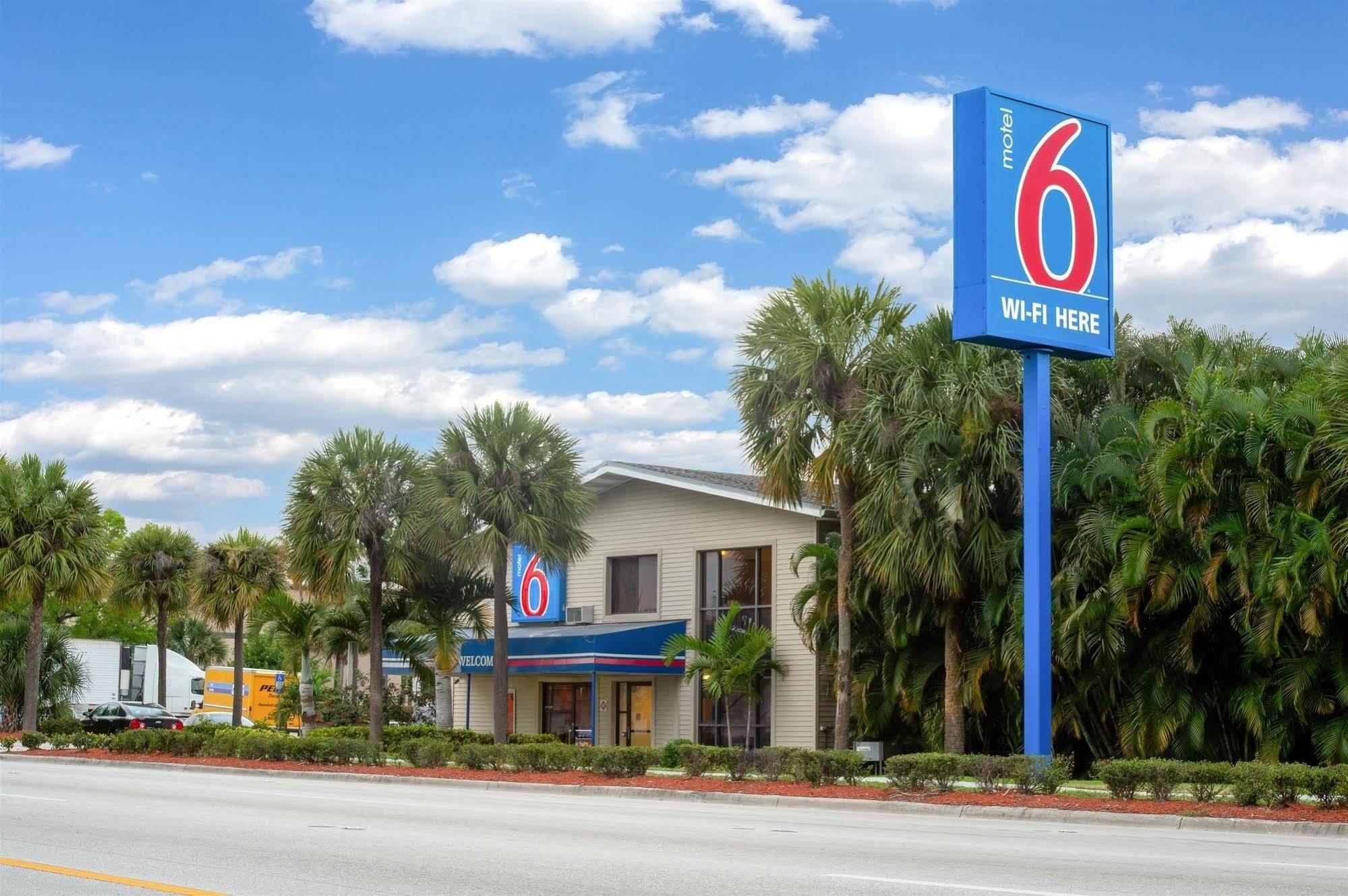 Motel 6-Fort Lauderdale, Fl Bagian luar foto